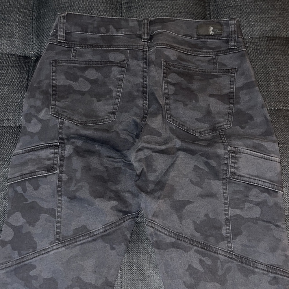 Supplies Camouflage Pants - Picture 3 of 4
